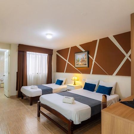 Hotel Country Trujillo Exteriör bild